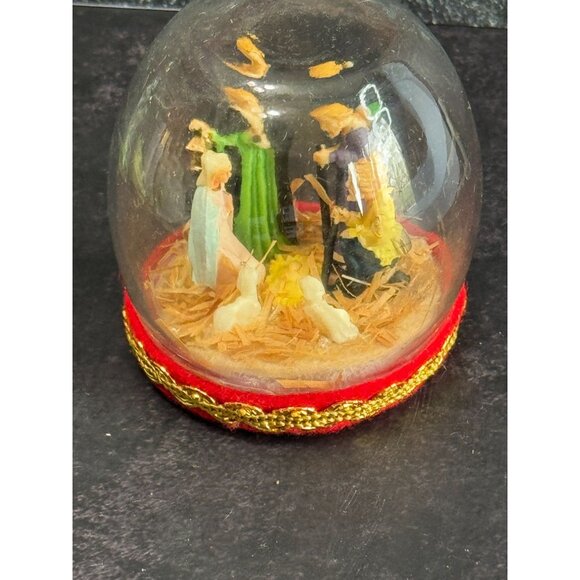 Vintage Nativity Scene Snow Globe With Red & Gold Base - Picture 5 of 10